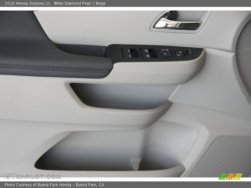 White Diamond Pearl / Beige 2016 Honda Odyssey LX