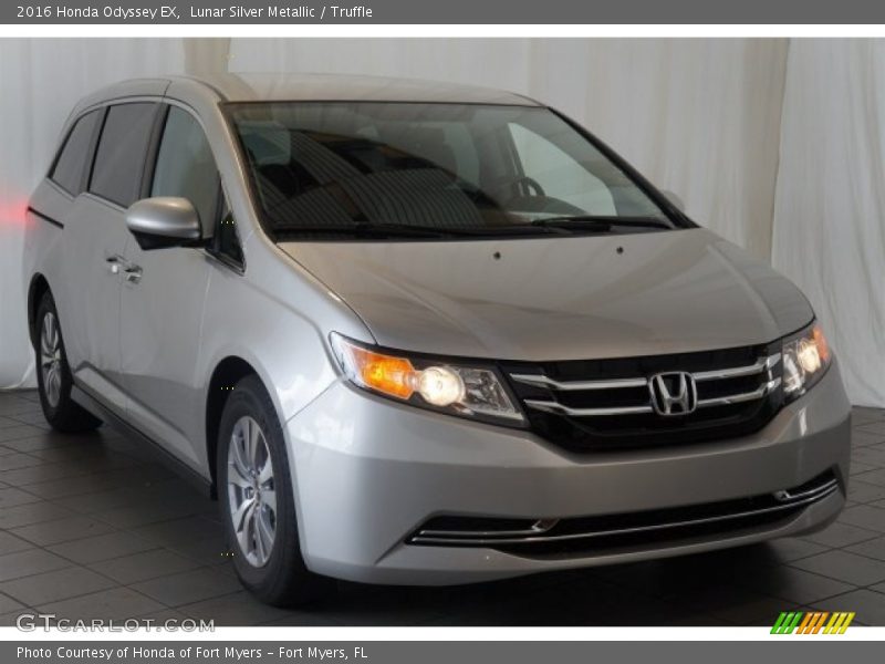 Lunar Silver Metallic / Truffle 2016 Honda Odyssey EX