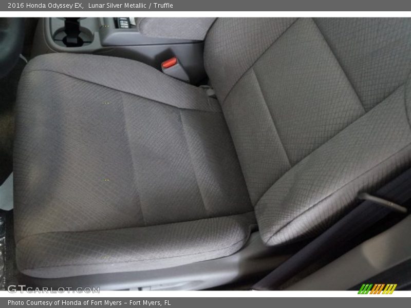 Lunar Silver Metallic / Truffle 2016 Honda Odyssey EX