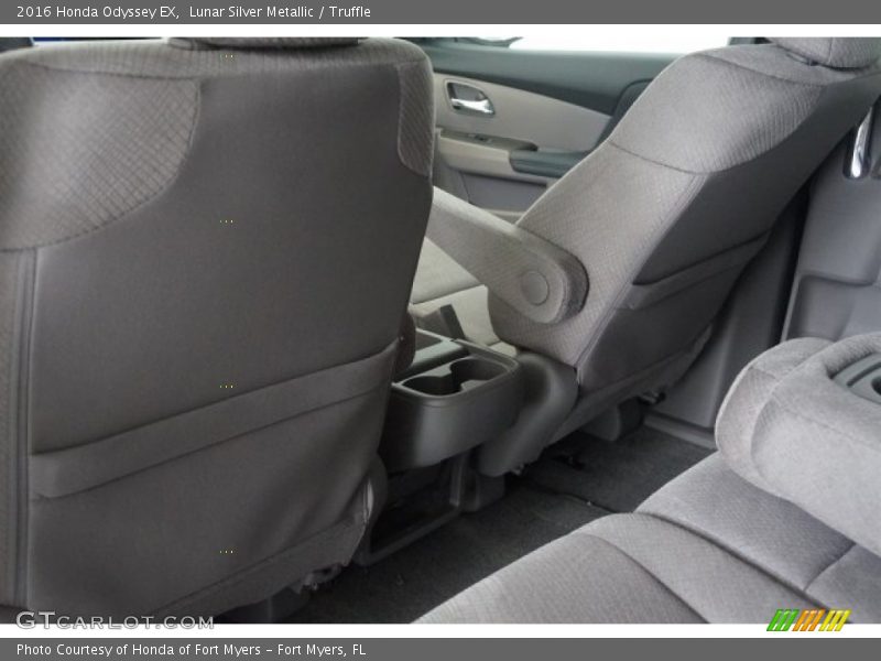 Lunar Silver Metallic / Truffle 2016 Honda Odyssey EX