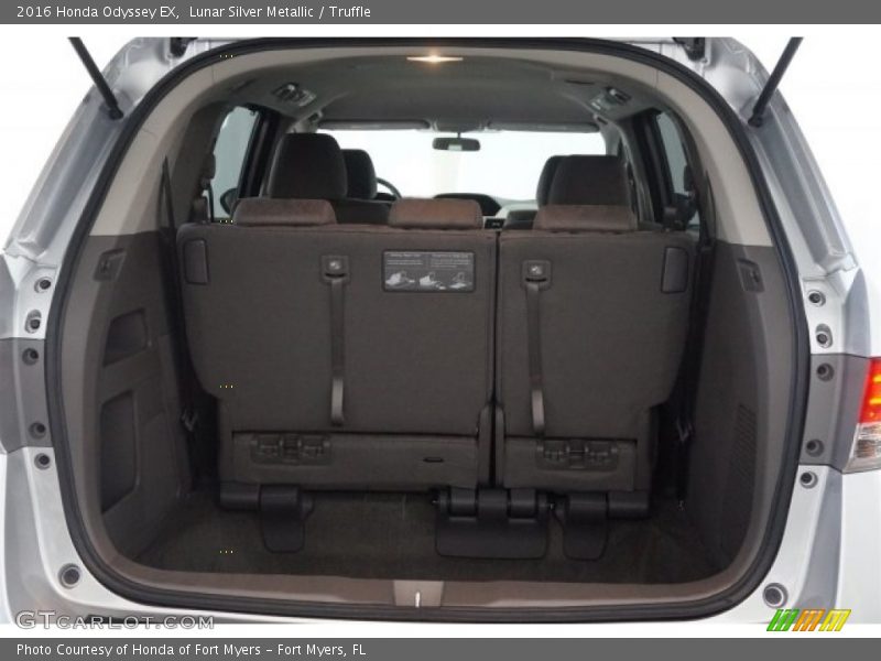 Lunar Silver Metallic / Truffle 2016 Honda Odyssey EX