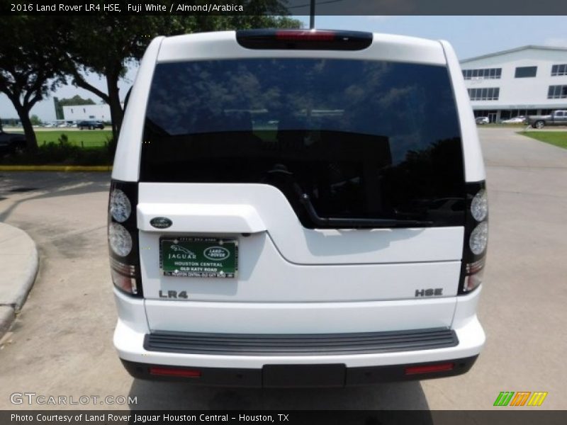 Fuji White / Almond/Arabica 2016 Land Rover LR4 HSE