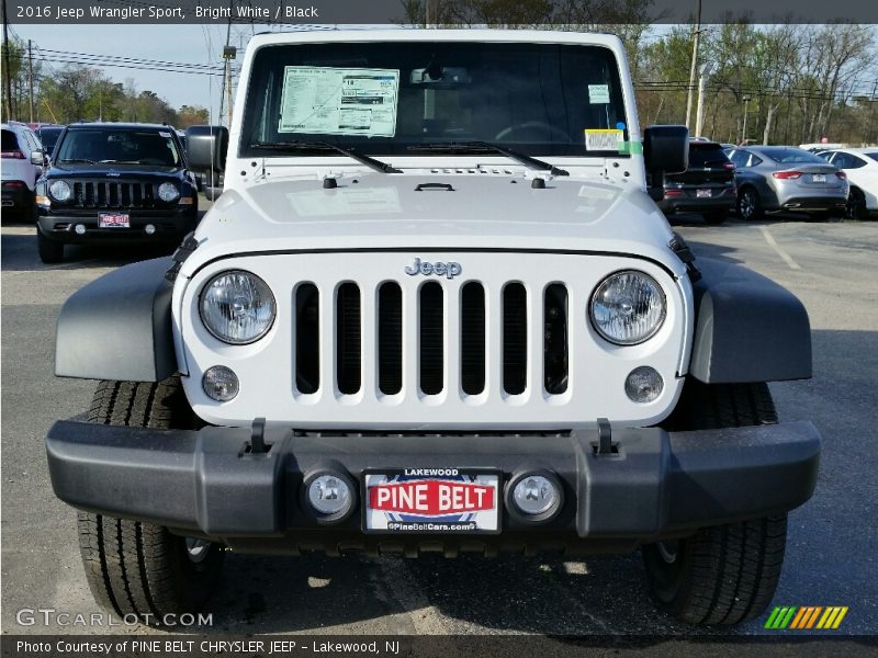 Bright White / Black 2016 Jeep Wrangler Sport