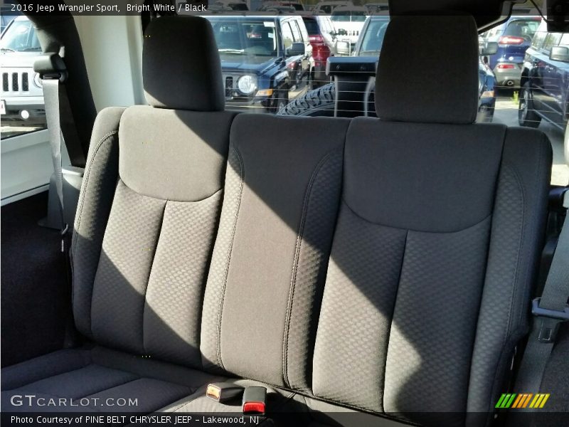 Bright White / Black 2016 Jeep Wrangler Sport