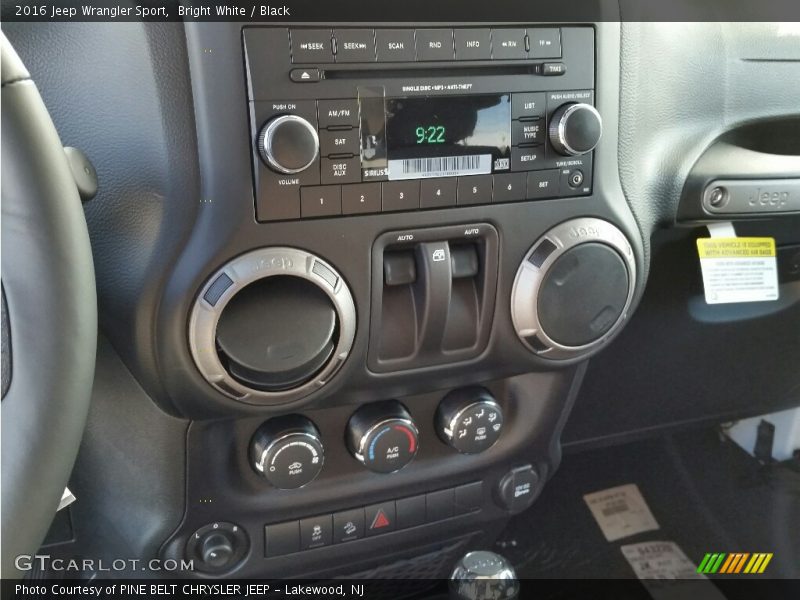 Bright White / Black 2016 Jeep Wrangler Sport