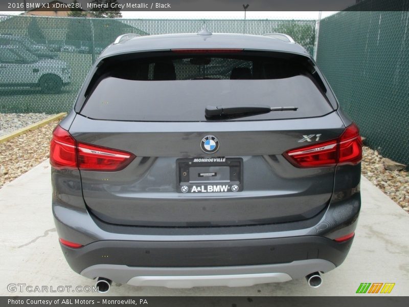 Mineral Grey Metallic / Black 2016 BMW X1 xDrive28i