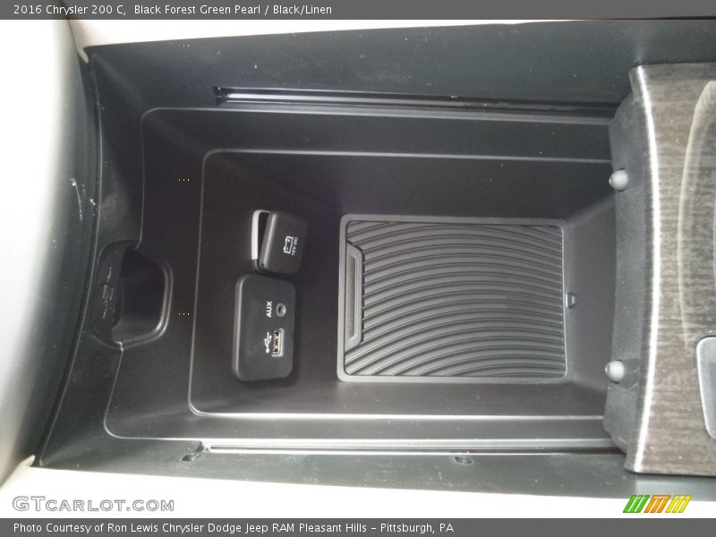 Black Forest Green Pearl / Black/Linen 2016 Chrysler 200 C