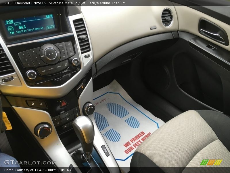 Silver Ice Metallic / Jet Black/Medium Titanium 2012 Chevrolet Cruze LS