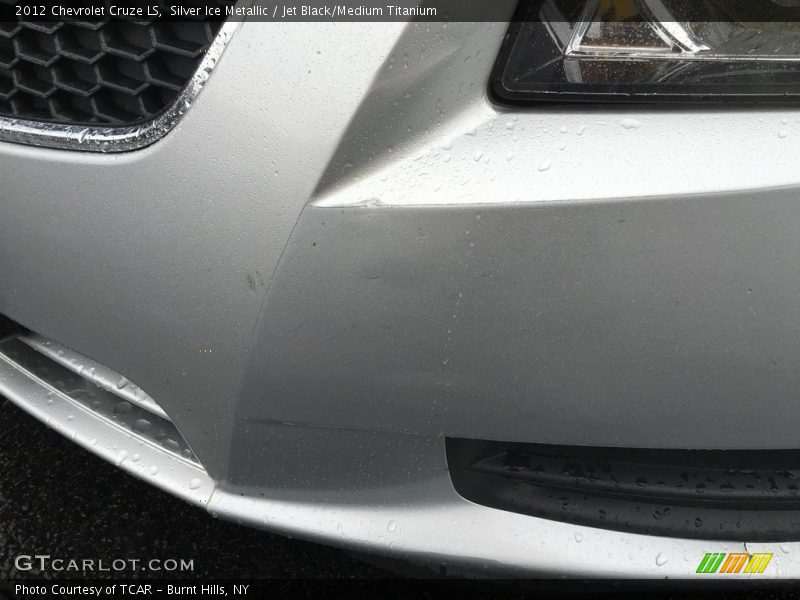 Silver Ice Metallic / Jet Black/Medium Titanium 2012 Chevrolet Cruze LS