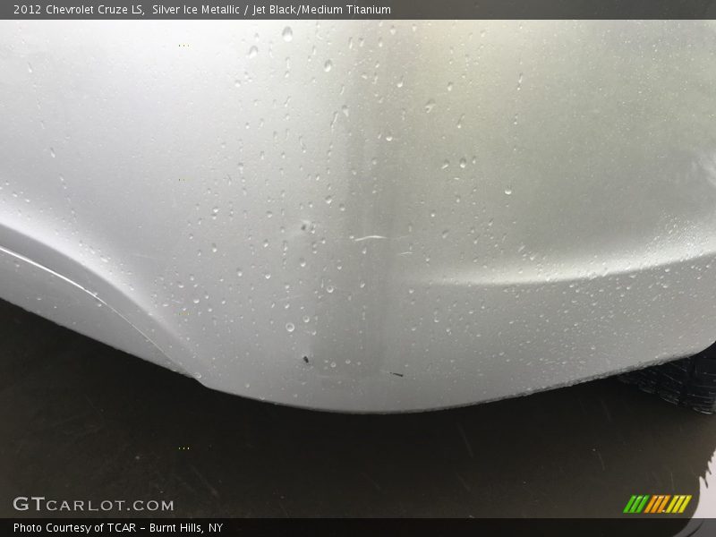 Silver Ice Metallic / Jet Black/Medium Titanium 2012 Chevrolet Cruze LS