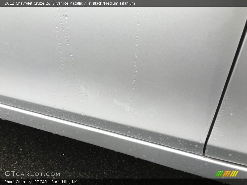 Silver Ice Metallic / Jet Black/Medium Titanium 2012 Chevrolet Cruze LS