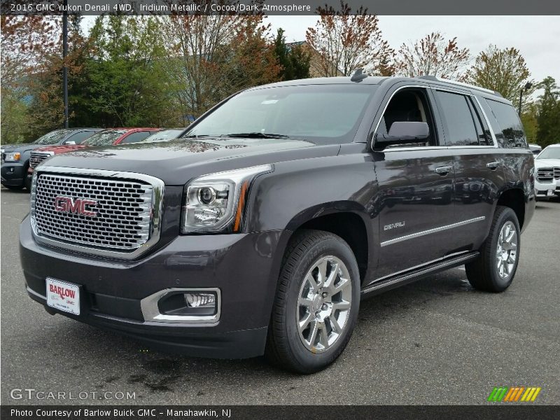 Front 3/4 View of 2016 Yukon Denali 4WD