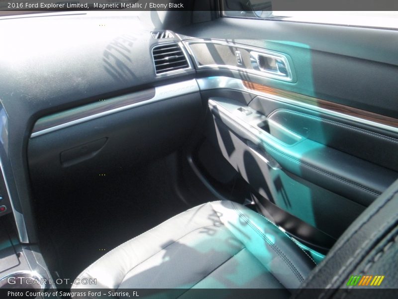Magnetic Metallic / Ebony Black 2016 Ford Explorer Limited