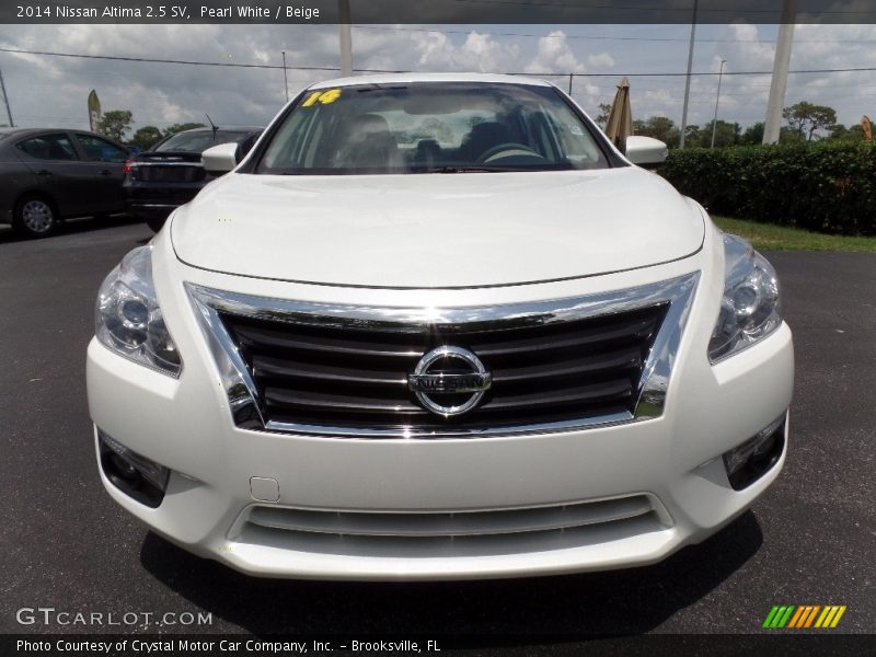 Pearl White / Beige 2014 Nissan Altima 2.5 SV