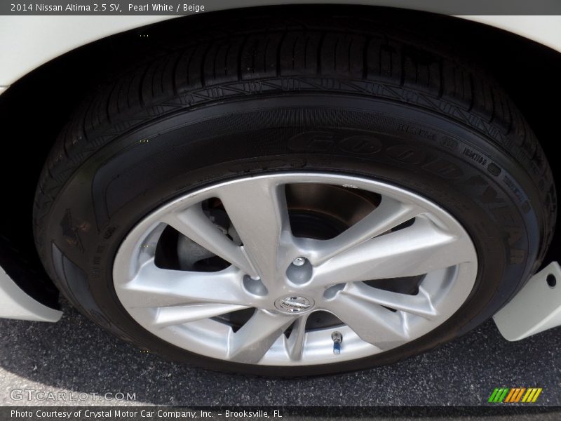 Pearl White / Beige 2014 Nissan Altima 2.5 SV