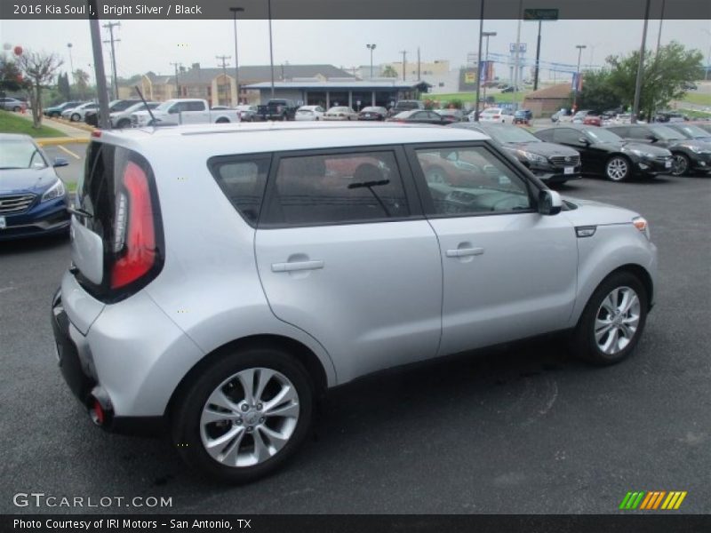 Bright Silver / Black 2016 Kia Soul !