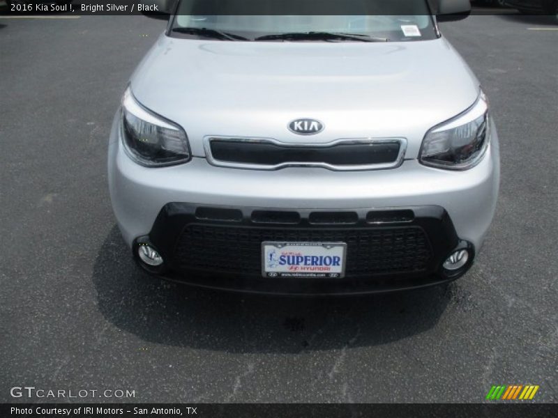 Bright Silver / Black 2016 Kia Soul !