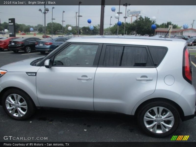 Bright Silver / Black 2016 Kia Soul !