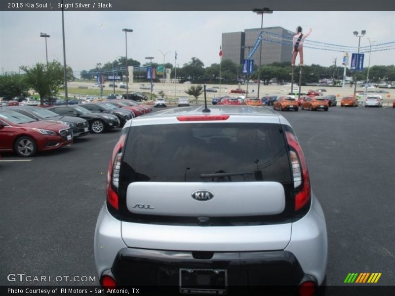 Bright Silver / Black 2016 Kia Soul !