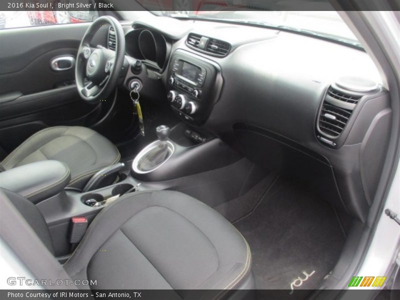 Bright Silver / Black 2016 Kia Soul !