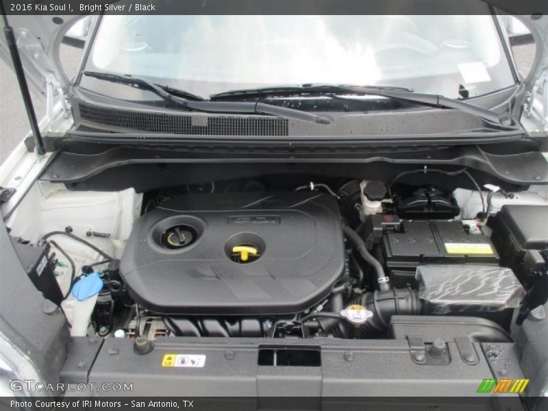 Bright Silver / Black 2016 Kia Soul !
