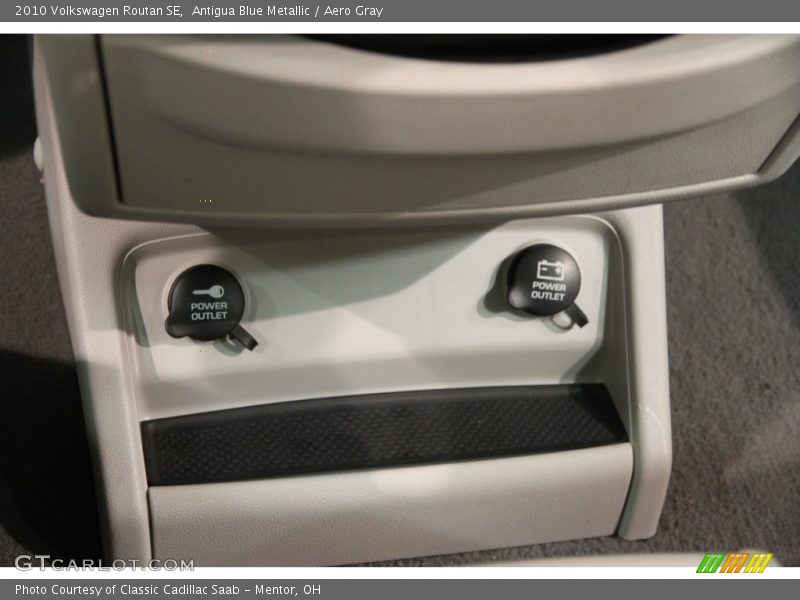 Antigua Blue Metallic / Aero Gray 2010 Volkswagen Routan SE