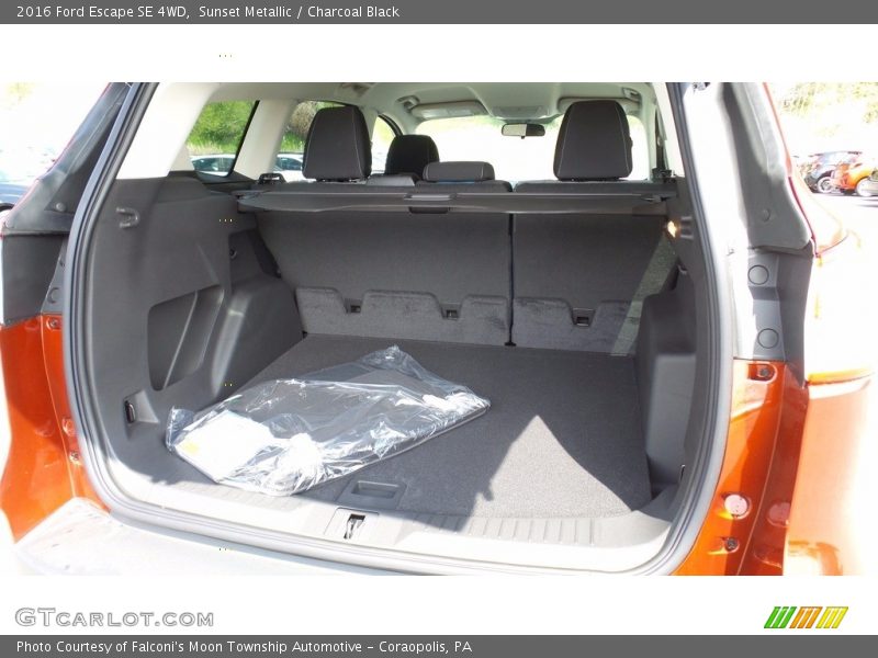 Sunset Metallic / Charcoal Black 2016 Ford Escape SE 4WD