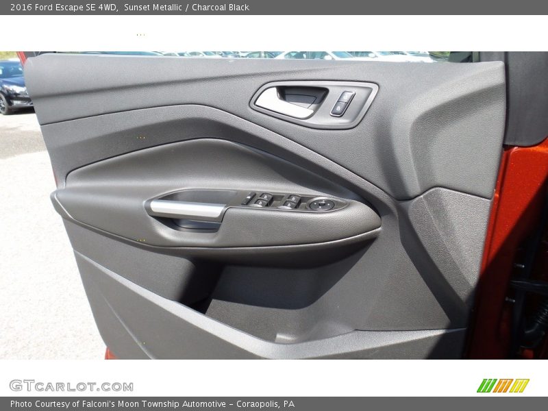 Sunset Metallic / Charcoal Black 2016 Ford Escape SE 4WD