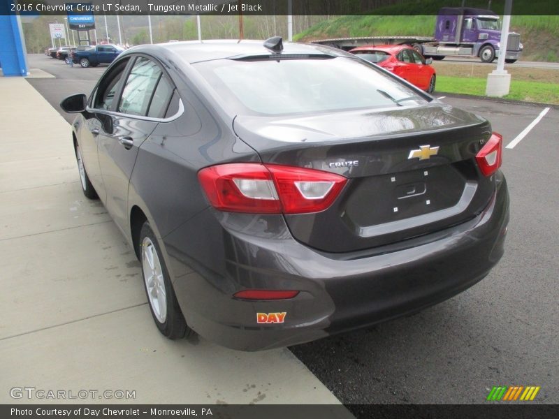 Tungsten Metallic / Jet Black 2016 Chevrolet Cruze LT Sedan