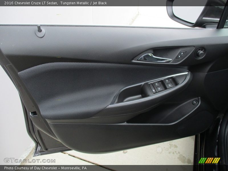 Tungsten Metallic / Jet Black 2016 Chevrolet Cruze LT Sedan