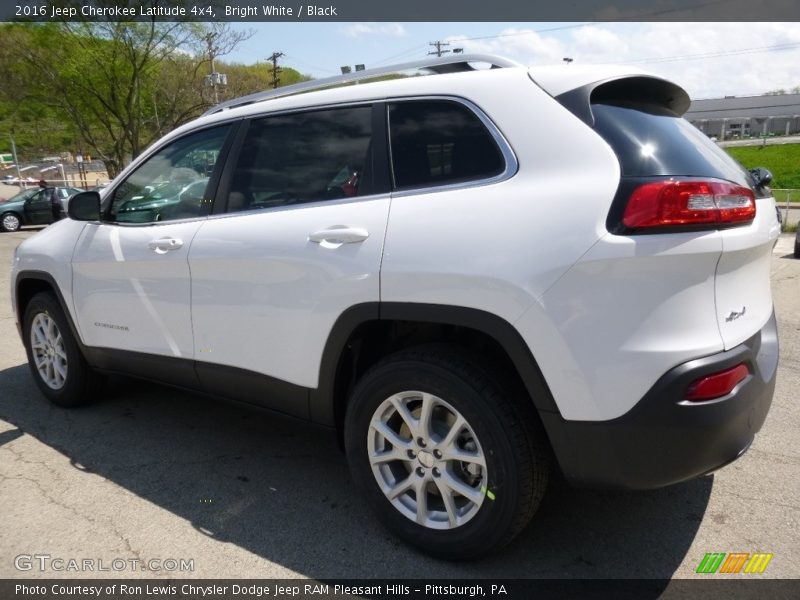 Bright White / Black 2016 Jeep Cherokee Latitude 4x4