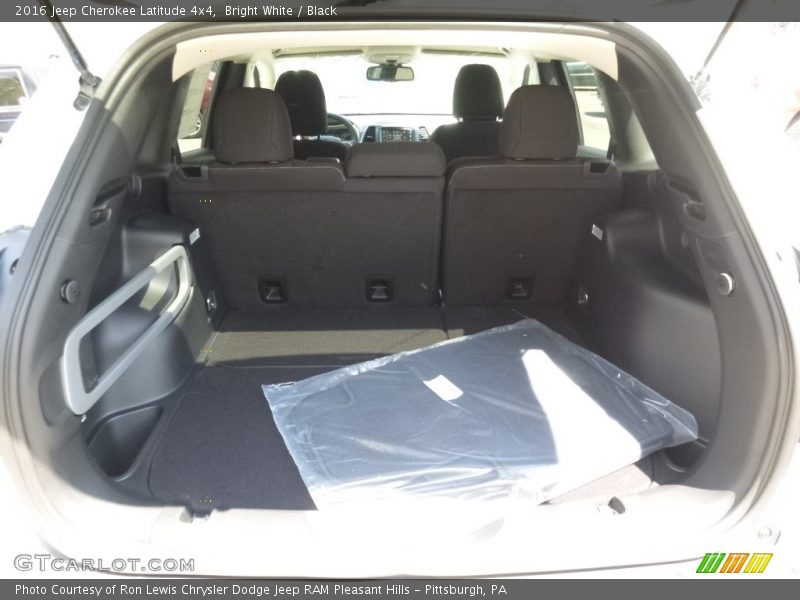 Bright White / Black 2016 Jeep Cherokee Latitude 4x4