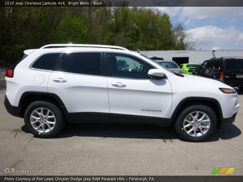 Bright White / Black 2016 Jeep Cherokee Latitude 4x4