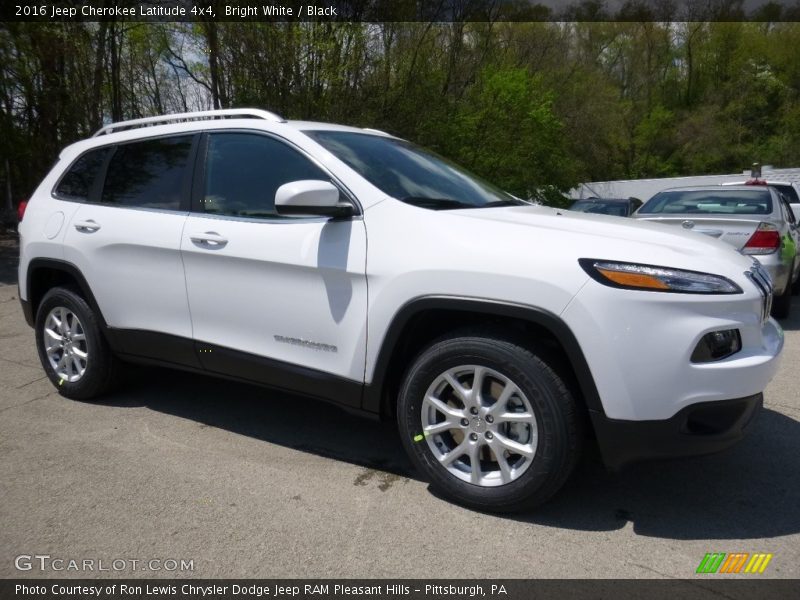 Bright White / Black 2016 Jeep Cherokee Latitude 4x4