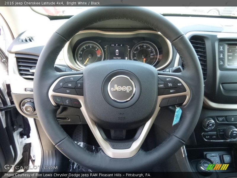 Bright White / Black 2016 Jeep Cherokee Latitude 4x4