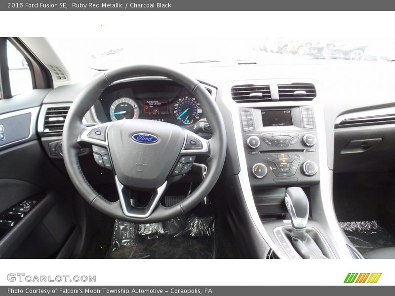 Ruby Red Metallic / Charcoal Black 2016 Ford Fusion SE