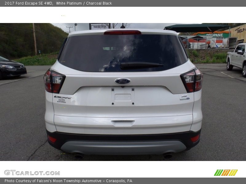 White Platinum / Charcoal Black 2017 Ford Escape SE 4WD