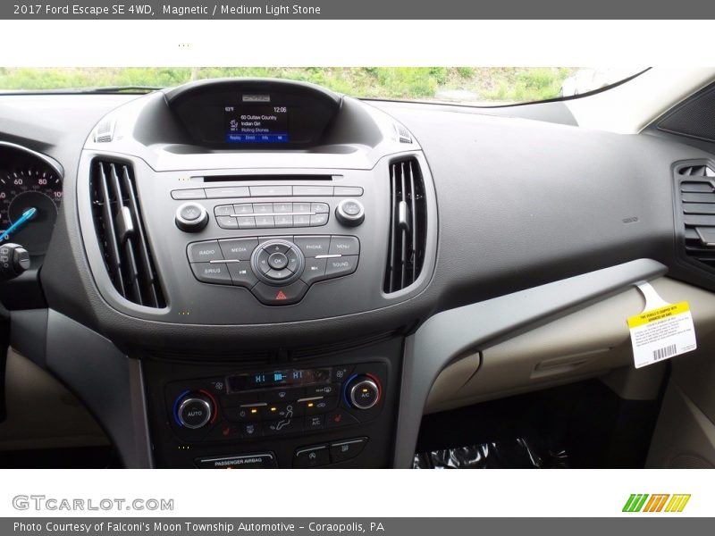 Magnetic / Medium Light Stone 2017 Ford Escape SE 4WD