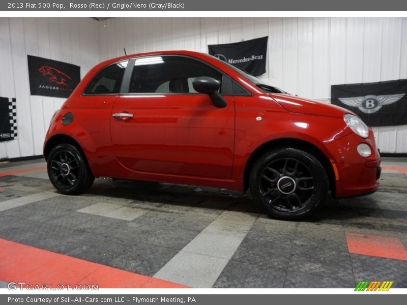 Rosso (Red) / Grigio/Nero (Gray/Black) 2013 Fiat 500 Pop