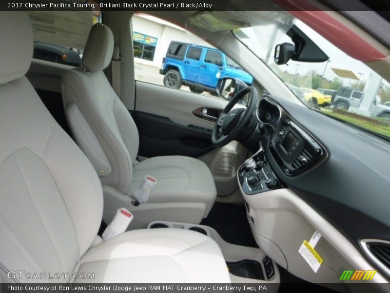 Brilliant Black Crystal Pearl / Black/Alloy 2017 Chrysler Pacifica Touring
