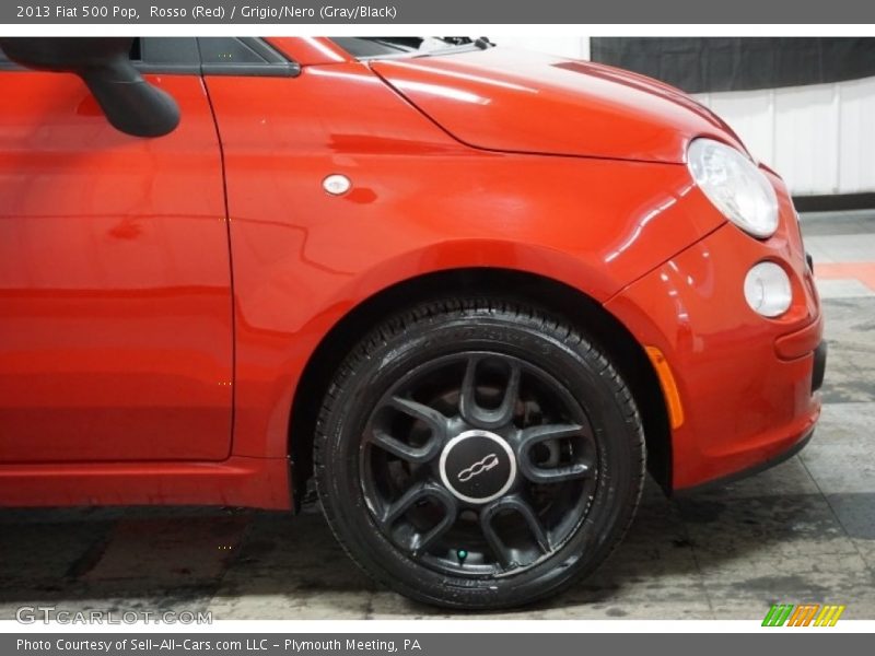 Rosso (Red) / Grigio/Nero (Gray/Black) 2013 Fiat 500 Pop