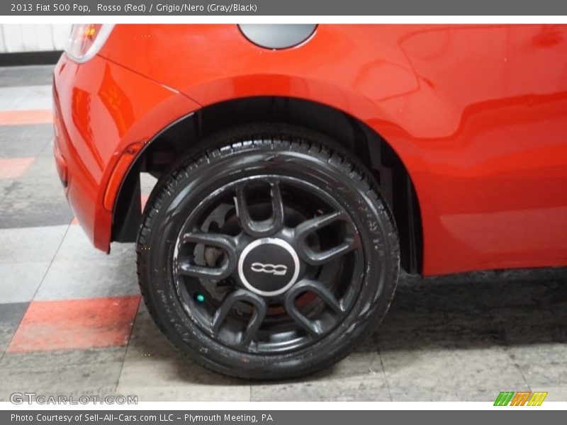 Rosso (Red) / Grigio/Nero (Gray/Black) 2013 Fiat 500 Pop