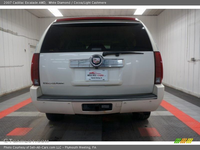 White Diamond / Cocoa/Light Cashmere 2007 Cadillac Escalade AWD