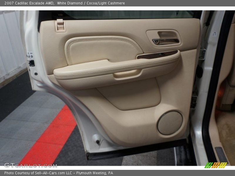 White Diamond / Cocoa/Light Cashmere 2007 Cadillac Escalade AWD