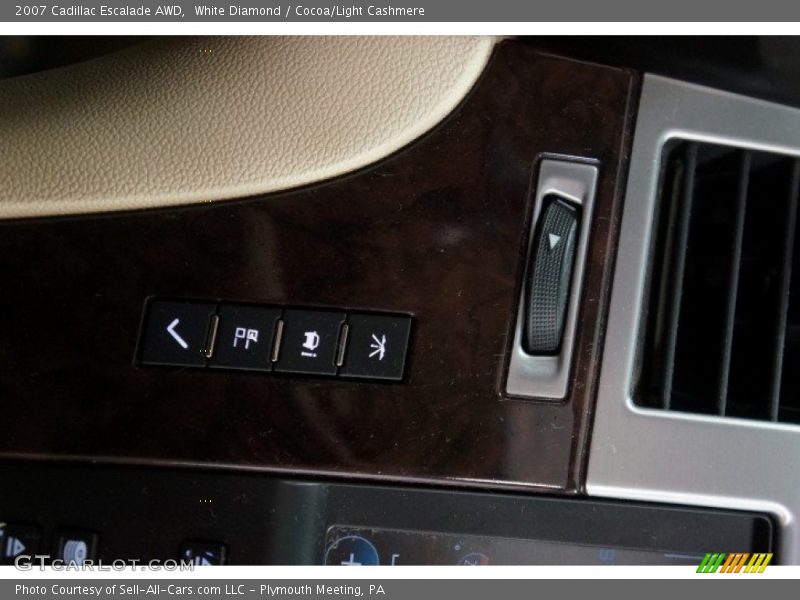 White Diamond / Cocoa/Light Cashmere 2007 Cadillac Escalade AWD