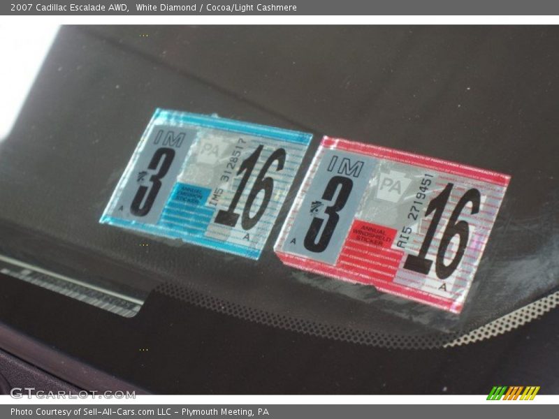 White Diamond / Cocoa/Light Cashmere 2007 Cadillac Escalade AWD