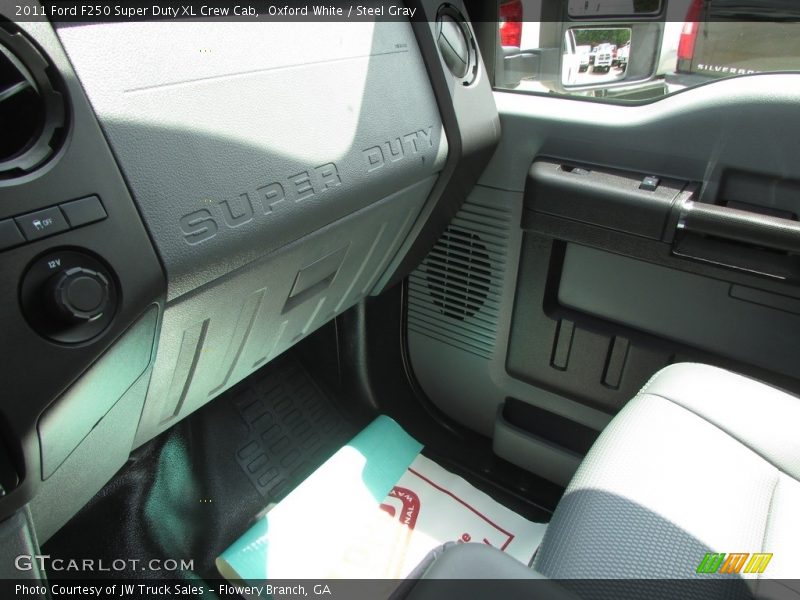 Oxford White / Steel Gray 2011 Ford F250 Super Duty XL Crew Cab