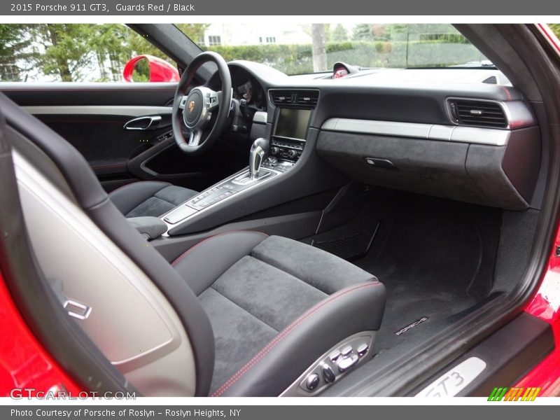 Guards Red / Black 2015 Porsche 911 GT3