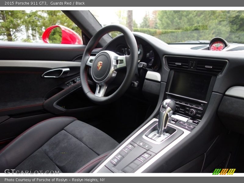 Guards Red / Black 2015 Porsche 911 GT3