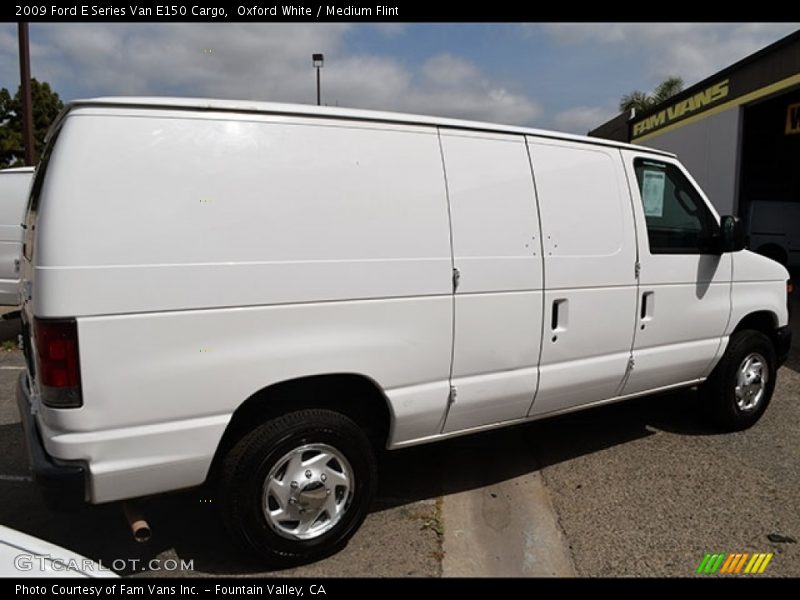 Oxford White / Medium Flint 2009 Ford E Series Van E150 Cargo